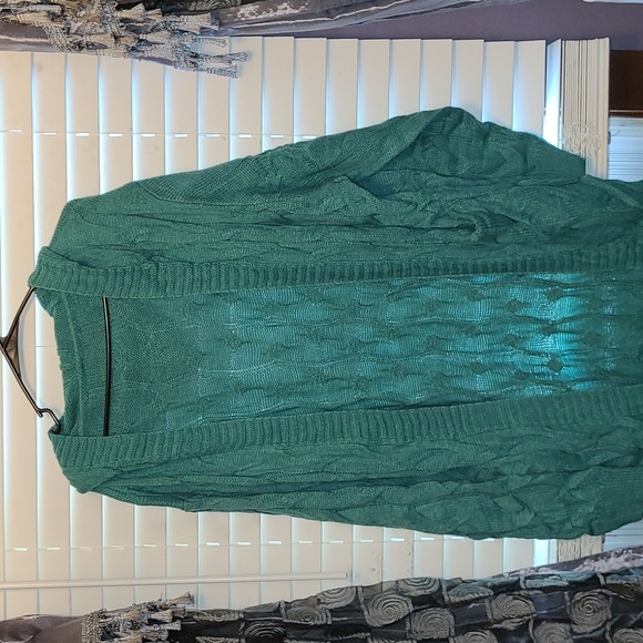 New in package, Xtra long green cardigan with hood and pockets. Size 4X. - Picture 1 of 6